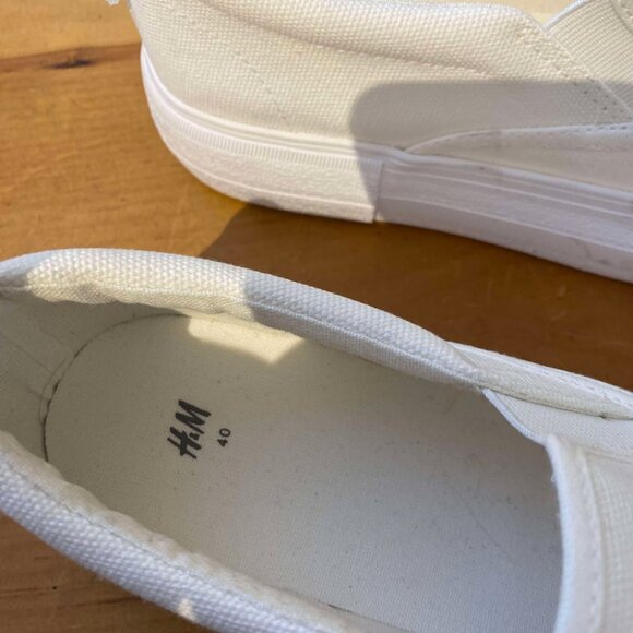 White shoes from H&M, never worn, size 40. - Picture 2 of 3